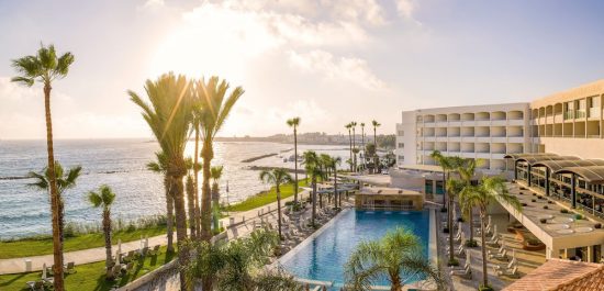 7 nights with breakfast at Alexander the Great Beach Hotel and 3 green fees per person (GC Elea, Secret Valley and Minthis)