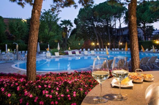 7 notti con prima colazione al Hotel Terme Bristol Buja e 3 Green Fees a persona (Golf della Montecchia, Padova e Frassanelle)