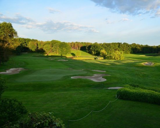 7 Nächte mit Frühstück im Golf Hotel Le Betulle & Castello La Rocchetta und 3 Greenfee je Person (Golfclub Biella, Bogogno und Castelconturbia)