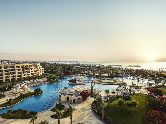 7 nights with All inclusive PLUS at the Steigenberger ALDAU Beach Hotel and 3 green fees per person (GC Madinat Makadi)