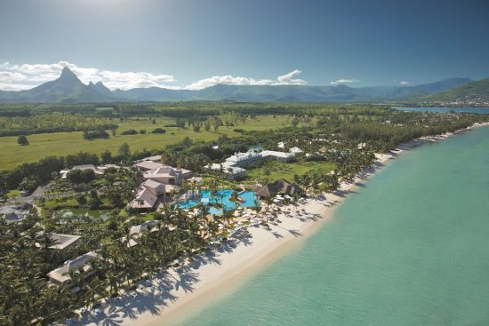 7 nuits en demi-pension au Sun Resort Sugar Beach et green fee illimité (GC Ile aux Cerfs Golf Club)