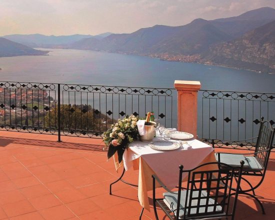 8 notti con prima colazione al Relais i due Roccoli e 4 green fee a persona (Franciacorta Golf Club,Arzaga Golf Club, Gardagolf Contry Club e Bergamo Albenza)