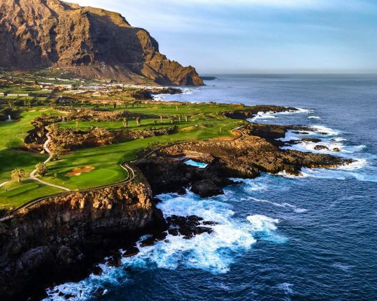 10 Übernachtungen in Las Terrazas de Abama und 5 Green Fees pro Person (2x Abama Golf, 2x Golf Costa Adeje, 1x Buenavista Golf)