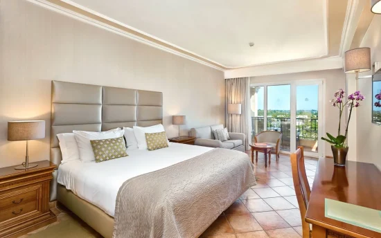 7 noches en Ria Park Hotel & Spa con desayuno incluido y 3 green fees por persona (GF Quinta do Lago, Quinta do lago Sur y Norte)