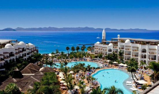 7 nights Hotel Resort Princesa Yaiza Suite with breakfast and 4 green fees ( 2x Costa Teguise, 2x Lanzarote Golf )