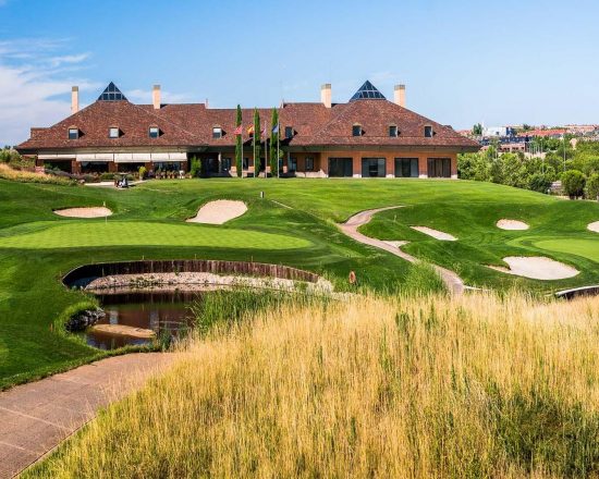 7 noches en Eurostars Madrid Tower con desayuno & 3 Green Fees (1x Centro Nacional de Golf, 1x Golf Santander, 1x Retamares Golf)