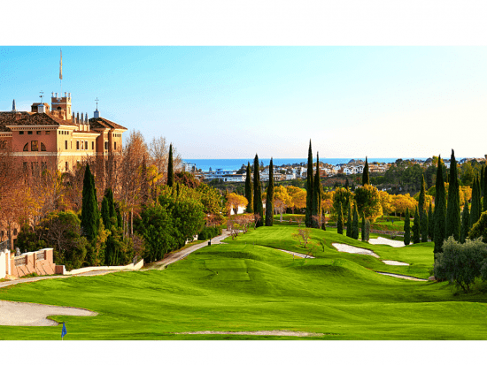 5 nights at the Anantara Villa Padierna Palace with breakfast and 3 green fees (2x Flamingos, 1x Alferini)