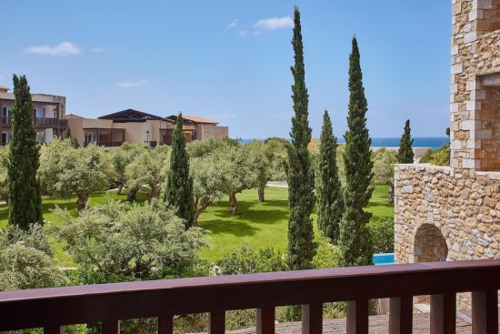 5 Übernachtungen im The Westin Resort Costa Navarino inklusive Frühstück und 3 Green Fees (Costa Navarino Golfplätze)