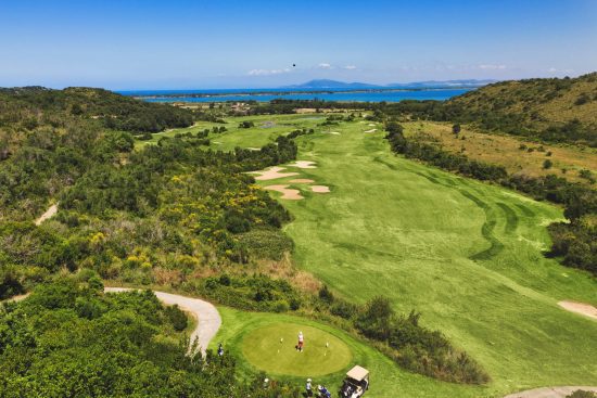 5 noches con desayuno incluido en Argentario Golf & Wellness Resort y 2 Green fees por persona (Club de Golf Argentario y Saturnia)