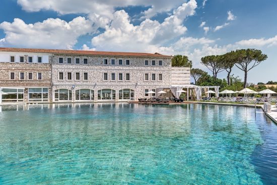3 nights with breakfast at Terme di Saturnia Natural Spa & Golf Resort including 1 Green Fee per person (Golf Club Saturnia)