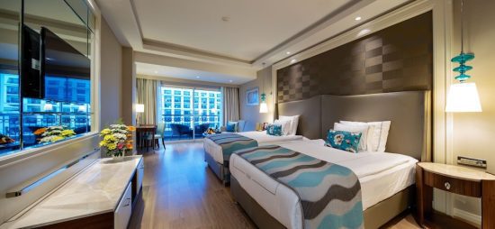 5 nights at Titanic Deluxe Golf Belek with All Inclusive (3 green fees Cullinan Links Golf Club)