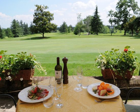 7 nights with breakfast at Foresteria Margara including 3 Green Fees per person (Golf Club Margara. Colline di Gavi & Villa Carolina) and a dinner at a restaurant from Italia Golf & More' s culinary guid