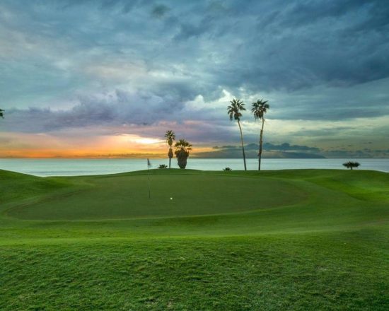 3 nights in the hotel Baobab Suites including breakfast and 1 Green Fee per person (Golf Costa Adeje)