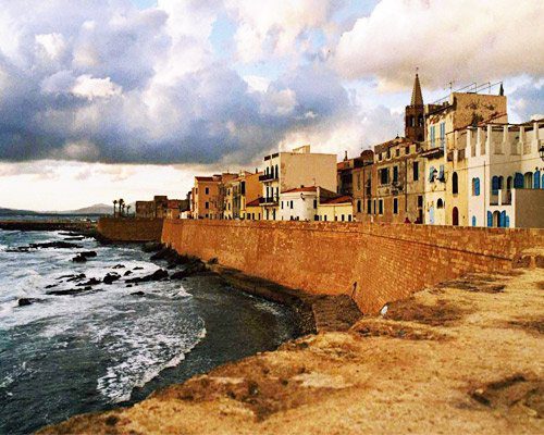 3 nights with breakfast at Hotel Marana and 1 green fee