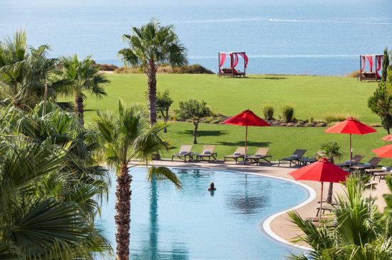 5 noches en el Cascade Wellness Resort con desayuno & 2 Green Fees (GC Espiche)