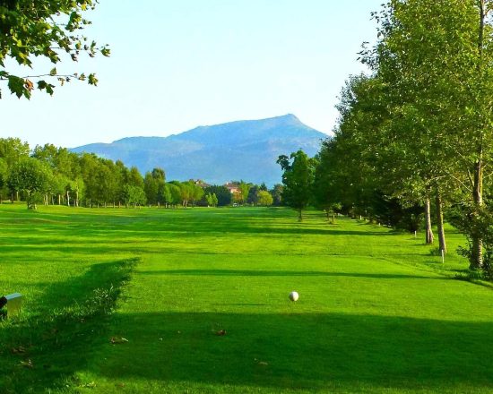 5 nuits avec petit-déjeuner au Mercure Biarritz Centre Plaza et 2 Green Fees par personne (1x Chiberta Golf, 1x Biarritz Le Phare)