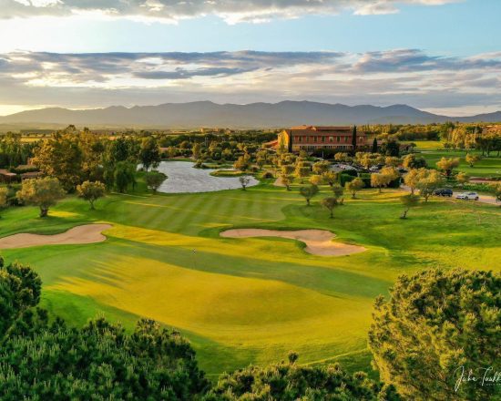 7 Übernachtungen mit Frühstück im Hotel Peralada Wine Spa & Golf inklusive 3 Green Fees pro Person (Golf Peralada)