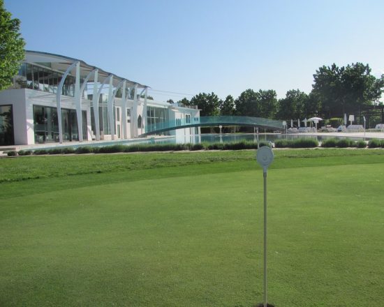 7 Übernachtungen im Riviera Golf Resort und 3 Green Fees pro Person (Riviera und Cervia Golf Club)