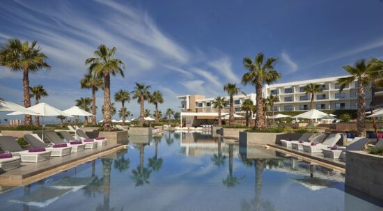 14 nights at the Hyatt Place Taghazout Bay with half board and 5 green fees (GC Tazegzout 2x, Soleil, L Ocean and Les Dunes)