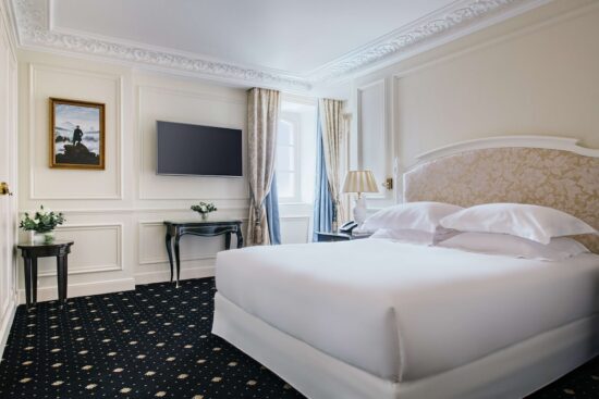3 nights at the Hôtel du Palais Biarritz Hyatt Collection with breakfast included and 1 Green Fee (Chiberta Golf)