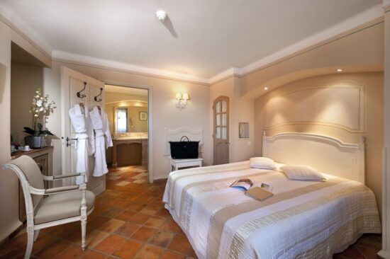 3 nights at La Bastide Saint Antoine with breakfast and 1 Green Fee per person (Golf de Saint Donat)