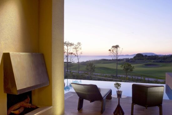 3 Übernachtungen im The Romanos, a Luxury Collection Resort inklusive Frühstück & 1 Green Fee (Costa Navarino Golfplätze)