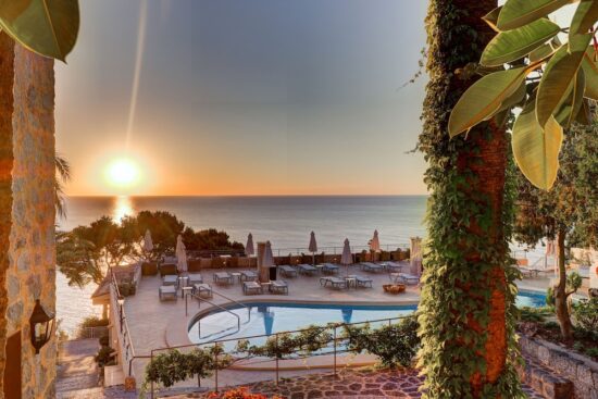 5 nights at Hoposa Hotel Costa D'Or and 2 green fees per person (2x Club de Golf Son Termes)