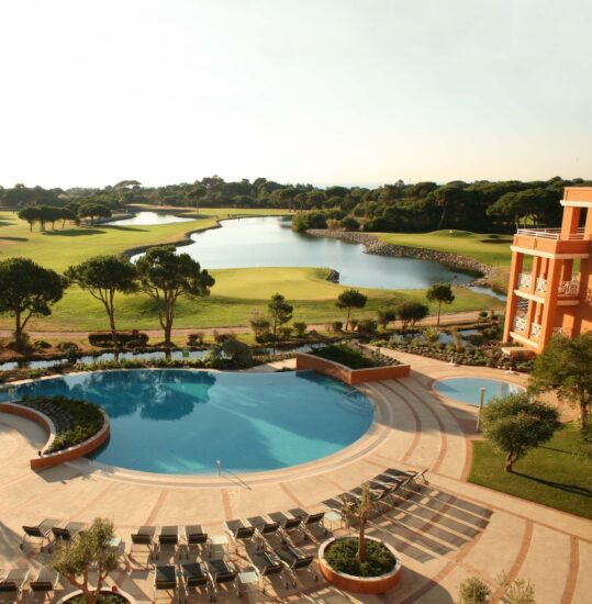 5 nuits à l'Hôtel Onyria Quinta da Marinha avec petit-déjeuner et 3 Green Fees (3x Onyria Quinta da Marinha Golf Course)