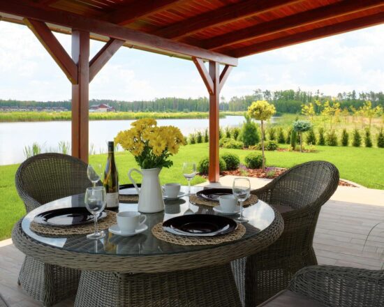 5 notti con prima colazione in una villa fronte lago, inclusi 2 green fee a persona al Penati Golf Resort