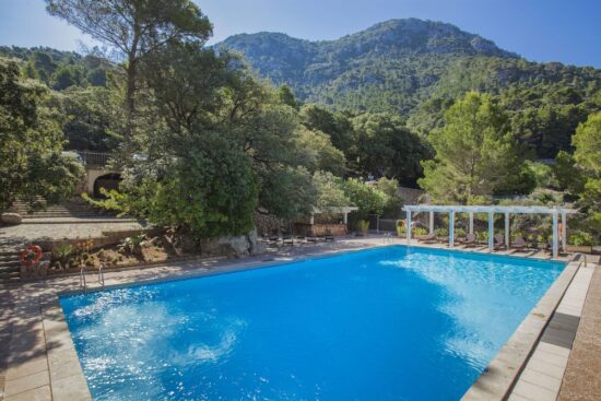 7 nights at Hotel Continental Valldemossa with breakfast and 3 green fees (2x Son Termes GC, 1x Son Vida GC)