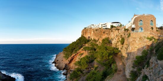 7 nights at the Jumeirah Port Soller with breakfast and 3 green fees per person (2x Club de Golf Son Termes, 1x GC Son Vida)