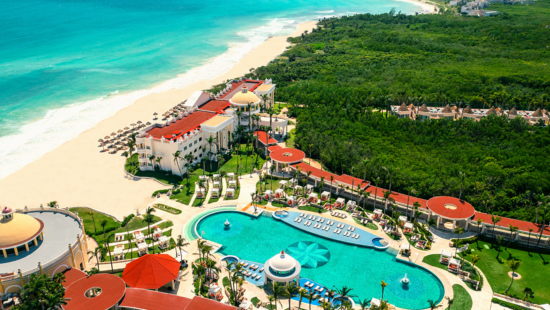 7 nuits dans une suite tout compris à l'Iberostar Grand Paraiso pour adultes seulement, y compris 3 droits d'entrée au club de golf Iberostar Playa Paraiso