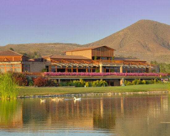 7 Übernachtungen mit Frühstück im Las Madrigueras Golf Resort & Spa inklusive 3 Green Fees pro Person im Golf Las Américas