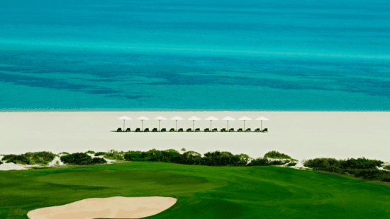 6 nuits en demi-pension au St. Regis Saadiyat Island Resort Abu Dhabi, y compris 3 Green Fees par personne (2 Saadiyat Beach Golf Club et 1 Abu Dhabi Golf Club)