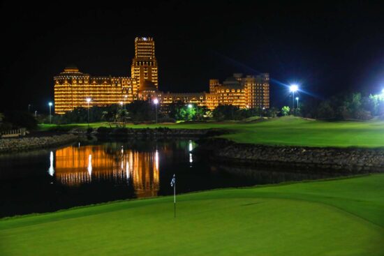 6 noches con desayuno en Al Hamra Residence incluido 3 Green Fees por persona en Al Hamra Golf Club (x2) y Tower Links Golf Club