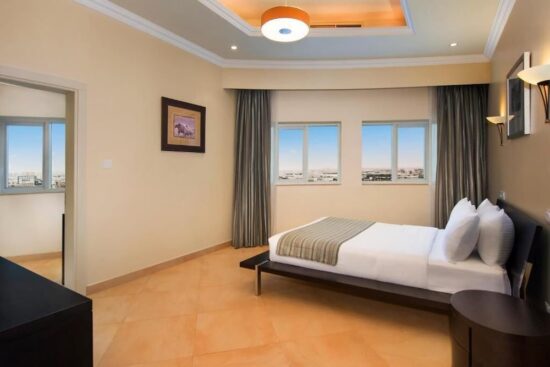 6 notti con prima colazione all'Al Hamra Residence 3 green fee a persona all'Al Hamra Golf Club (x2) e Al Zorah GC