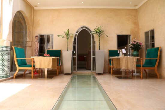 7 nuits avec petit-déjeuner au Riad Infinity Sea et 3 green fees par personne (GC Amelkiks, Royal Club et The Montogmerie) avec dîner spectacle 1001 nuits Fantasia