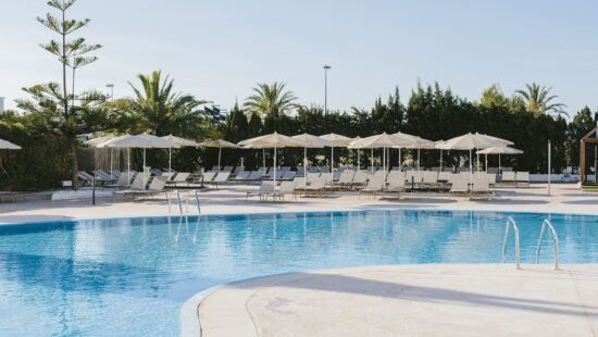 5 nights all inclusive at the hotel Aluasoul Alcudia Bay with 2 GF (GC Alcanada and Pula Golf) and rental car