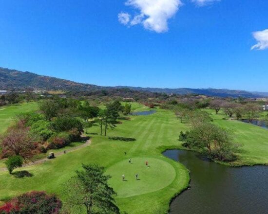 5 noches en InterContinental Costa Rica incluido 2 Green Fees por persona en Valle del Sol Golf