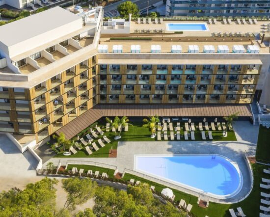 7 nights in Hotel Golden Costa Salou -Adults only- breakfast included + 3 Green Fee per person (x2 Infinitum Golf Club & x1 Gaudí Golf Club)