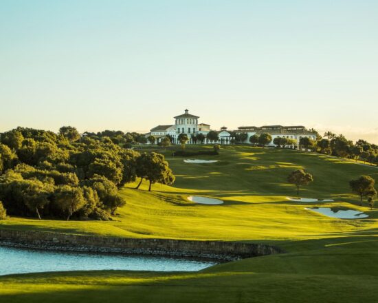 5 nights at Sotogrande Spa & Golf Resort with breakfast included and 2 Green Fees per person (Almenara Golf Sotogrande + Golf La Reserva Club Sotogrande)