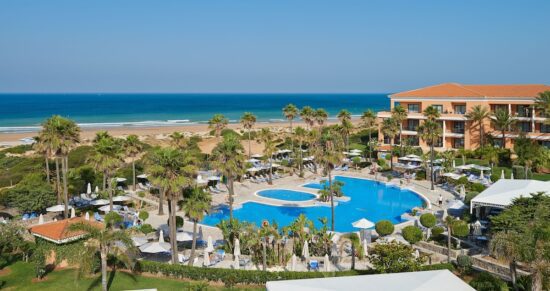 7 nights with breakfast at the Hipotels Barrosa Palace & SPA and 3 Green Fees per person (x2 La Estancia, x1 Sancti Petri Hills Golf)