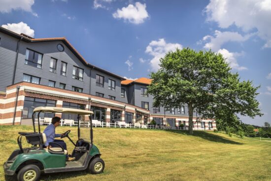 7 nights with breakfast included at Hôtel du Golf 3 Green Fees per person in Aa Saint-Omer Golf Club, Hardelot Golf Club and Golf du Touquet (La Mer)