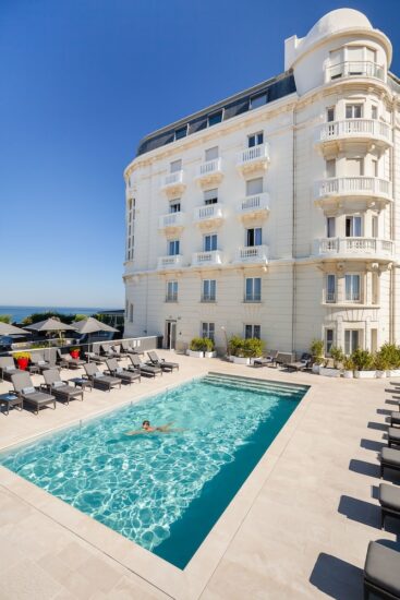 3 nights with breakfast included at Regina Experimental Biarritz and one green fee per person (Golf de Biarritz Le Phare).