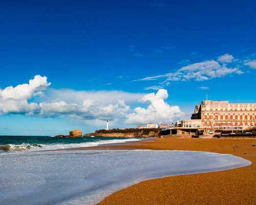 5 noches con desayuno incluido en el Hôtel du Palais y 2 Green Fees (1x Chiberta Golf, 1x Biarritz Le Phare)