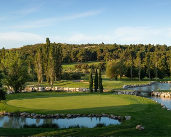 3 notti a Les Maisons de l'Hôtel Particulier e 1 green fee per persona (Golf de Servanes)