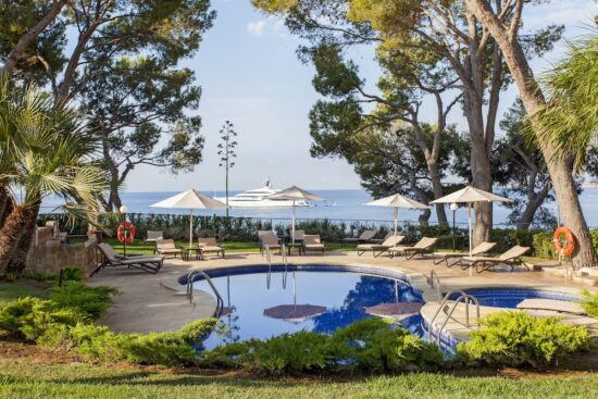 3 nights with breakfast at Hotel Bendinat including one Green fee per person (Real Golf De Bendinat)