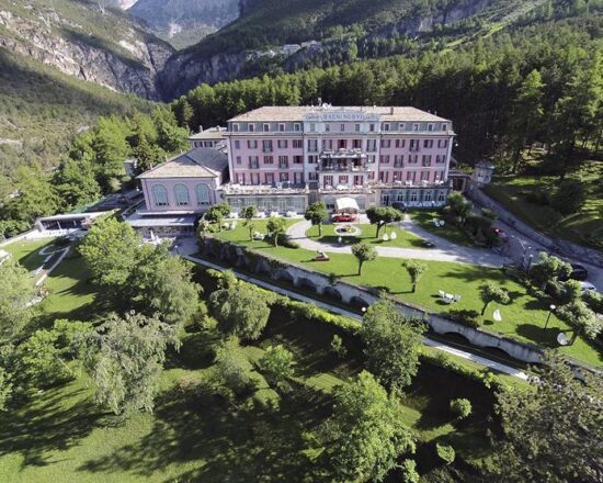 3 nights with breakfast at QC Terme Grand Hotel Bagni Nuovi and one Green fee per person (Golf Club Bormio)