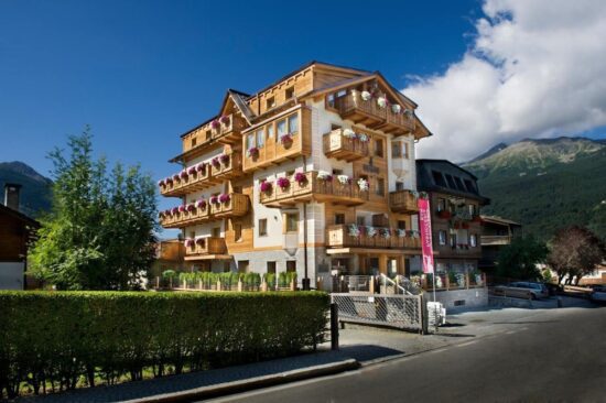 3 nights breakfast at Sottovento Luxury Hospitality and one daily green fee per person (GC Bormio)