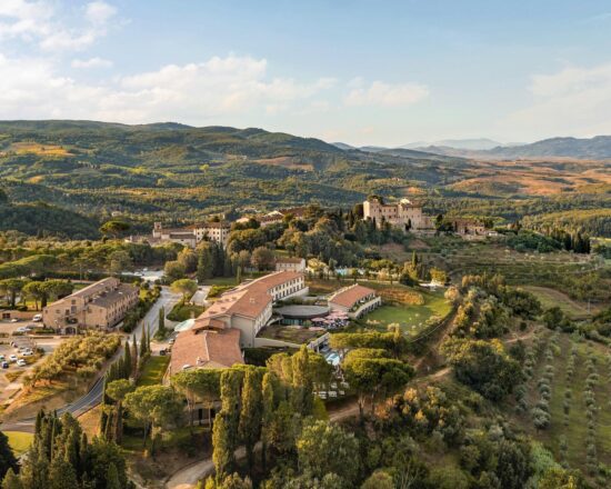 5 Übernachtungen mit Frühstück in Castelfalfi mit unbegrenztem Golfspiel und einer Chianti-Weinverkostung in San Gimignano